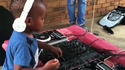 Two Year Old Djing !! ((((Crazy))))
