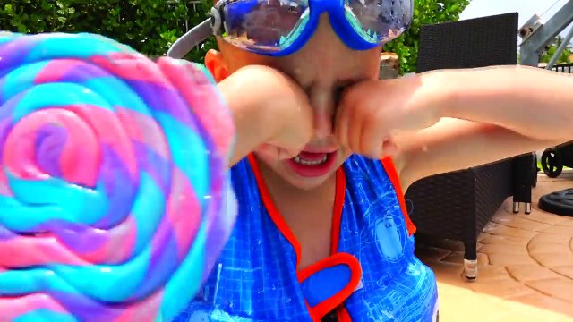 Crying Babies in Pool / Learn colors with Baby Colored Candies / Bad Kids Colours Learning