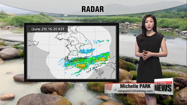 Hot and humid on inland while rain pours on Jeju Island