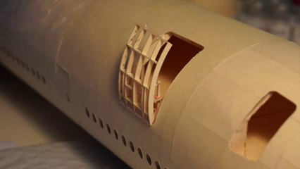 Création d'un Boeing en papier pendant 9 ans !