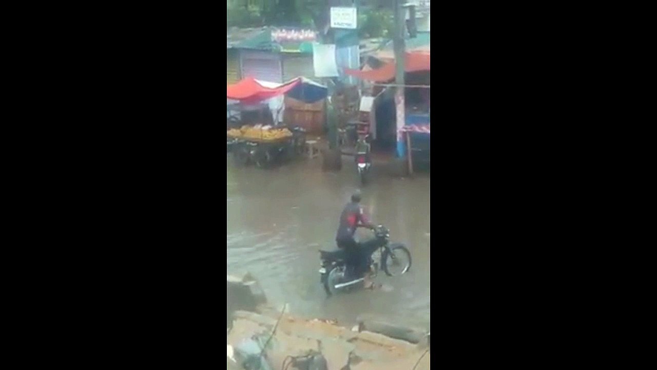 Dacoit faces public wrath as him bike falters during robbery