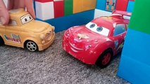Coches relámpago juguetes historieta sobre coches coches de Disney Molniya makvyn 2 McQueen