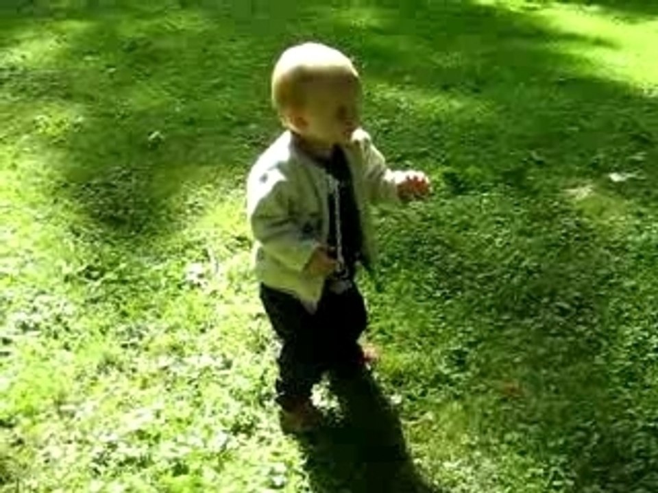 les 1ers pas d'éthan