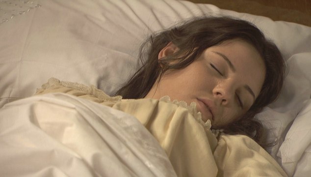 Matías reza: Si le salvas la vida, juro amarla todos los días de mi vida