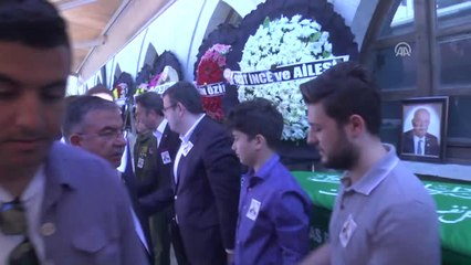 Bakan Yılmaz, Gazeteci Hidayet Çolakoğlu'nun Cenaze Törenine Katıldı