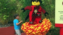 Legoland de lego kayığı, lego ninjago, oyun parkı, oyuncaklar ve eğlence! Lego videoları