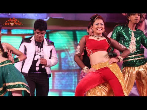 Junction Lo Full Song Performance - Aagadu Songs Launch Live - Mahesh Babu, Tamanna