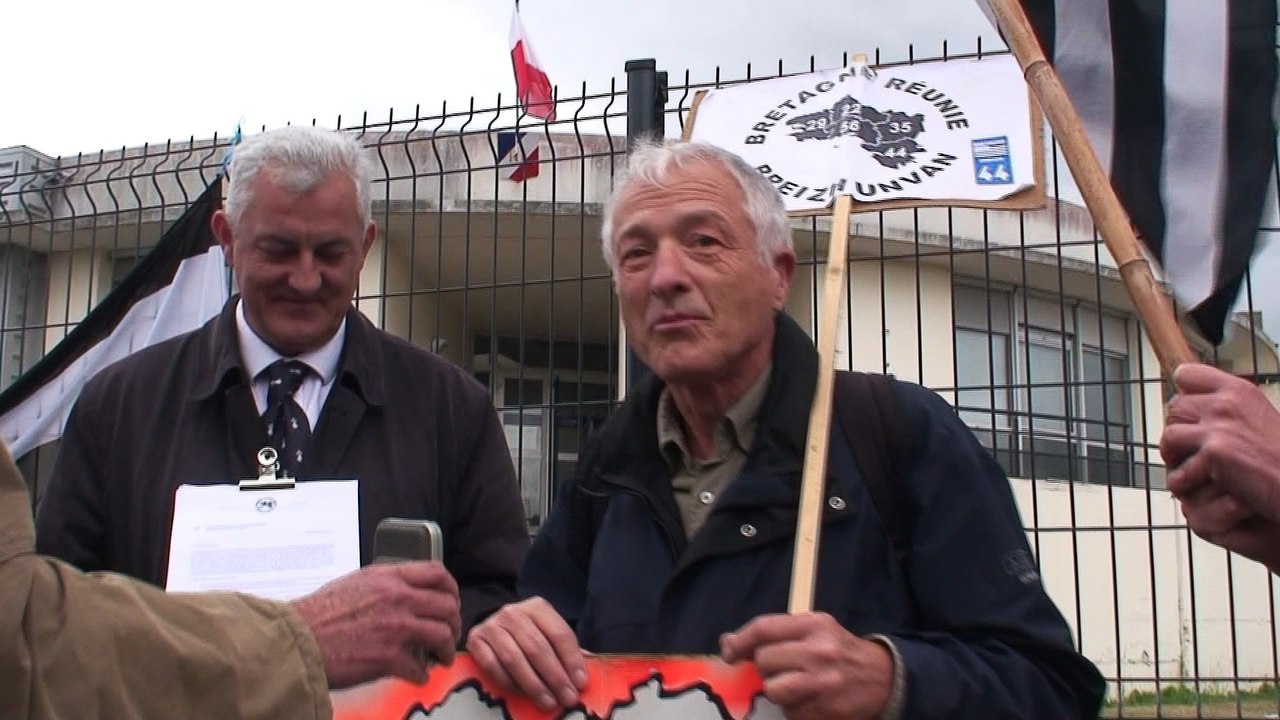BRETAGNE REUNIE - RASSEMBLEMENT DEVANT LA SOUS-PREFECTURE DE SAINT-NAZAIRE - 30 JUIN 2017