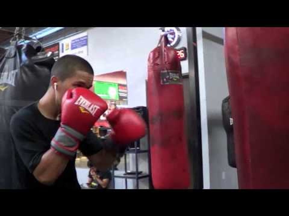 future champ saul rodriguez killing the bag EsNews Boxing
