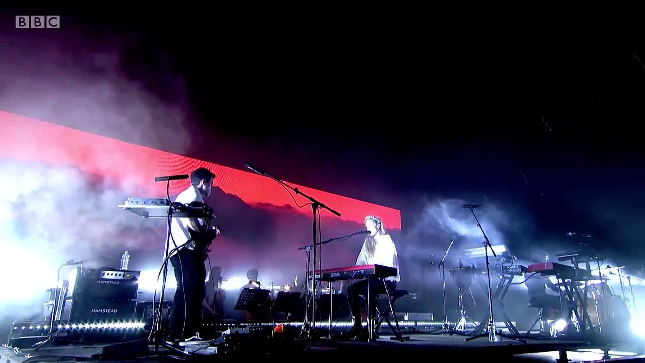 London Grammar - Oh Woman Oh Man (Live Glastonbury 2017)