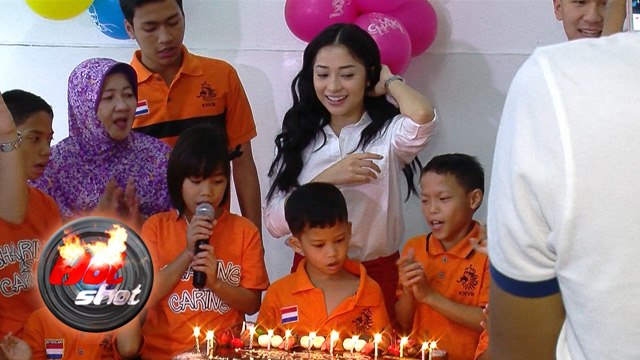 Nikita Willy Rayakan Ultah Bersama Anak-anak Panti Asuhan - Hot Shot 30 Juni 2017