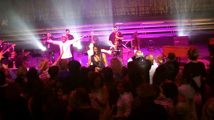 extrait concert Emmanuel Pi Djob Zénith de Montpellier 30 janvier 2016