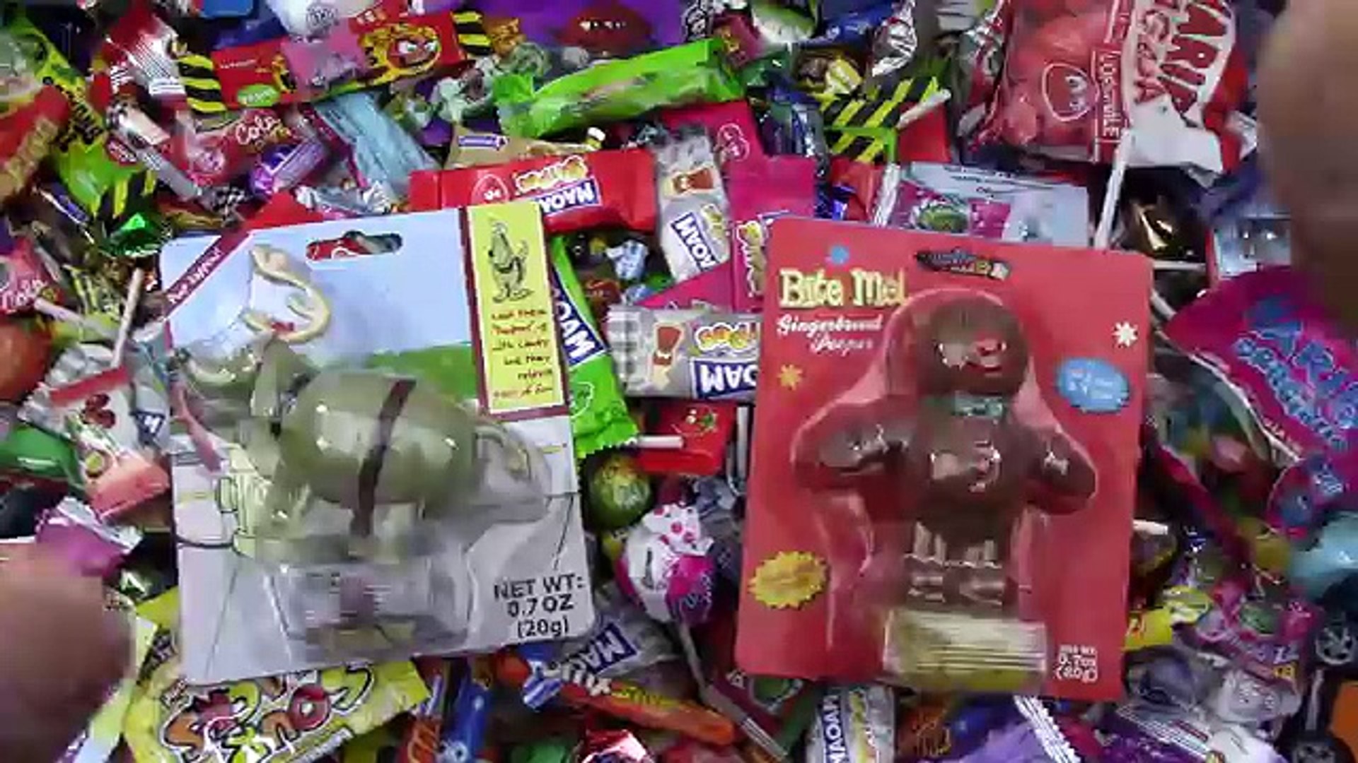 muñeco que come y hace caca