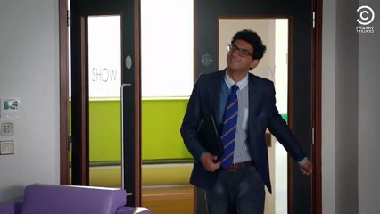 I Live With Models Season 2 - The Hand Shot-nIIcsSVRVMw