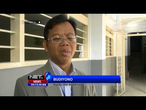 NET24-Ratusan Siswa UN di Bogor Gunakan Masker untuk Menghalau Bau Kotoran Sapi