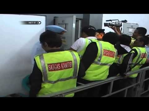 NET17-Lapas Sukamiskin Digeledah Petugas Sita Telepon Genggam dan Benda Tajam Milik Penghuni