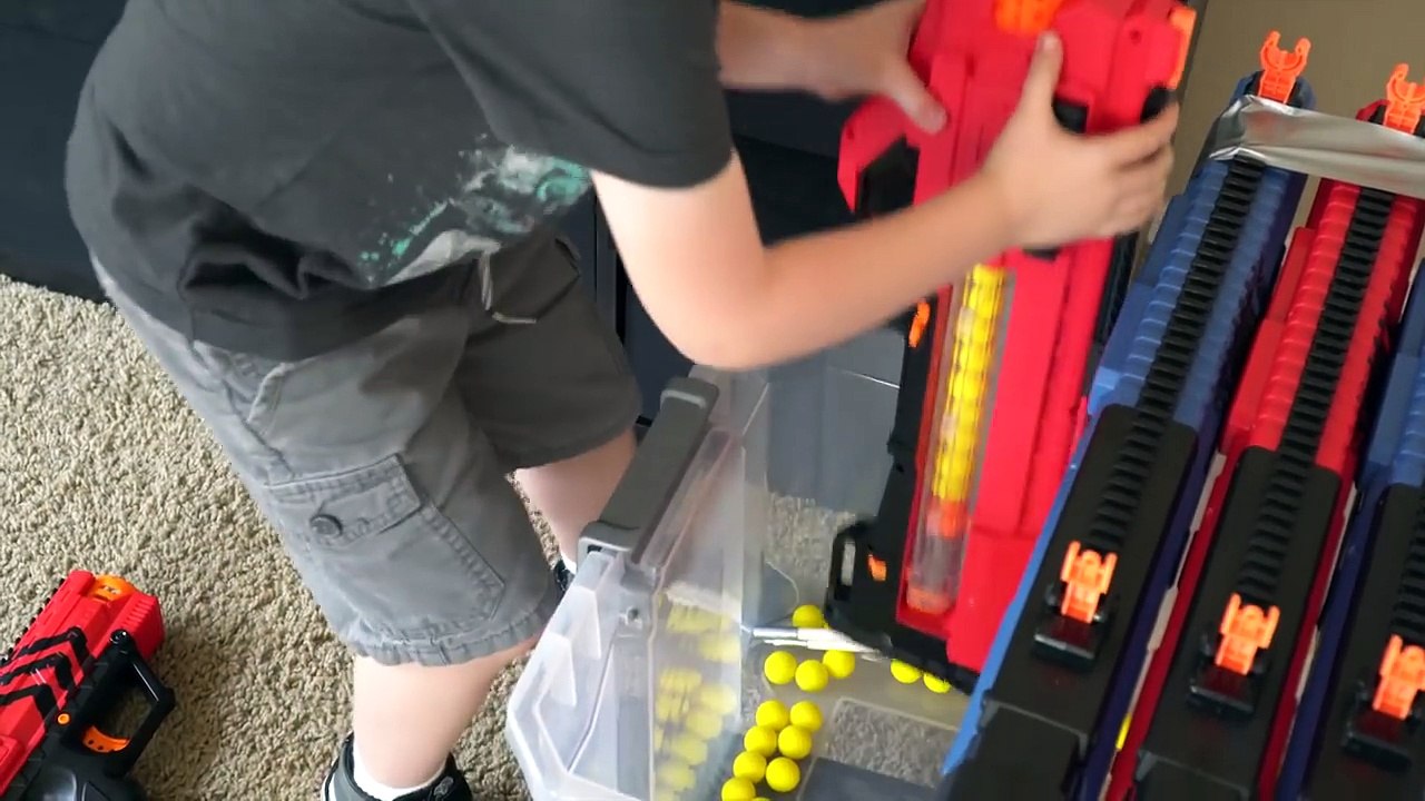 Nerf Gun Battle! Ultimate Nerf Rival Khaos Blaster Ethan Vs. Cole Nerf Gun Attack! Round 4