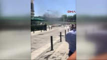 Taksim'de Bir Araç Alev Alev Yandı