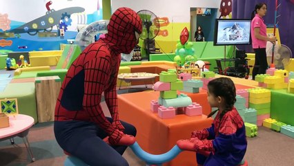 Et balle les couleurs la famille pour amusement amusement intérieur enfants jouer Cour de récréation arc en ciel faire glisser jouet |