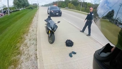 POLICE PULLOVERS - QUAD AND DIRTBIKE ESCAPE FROM POLICE