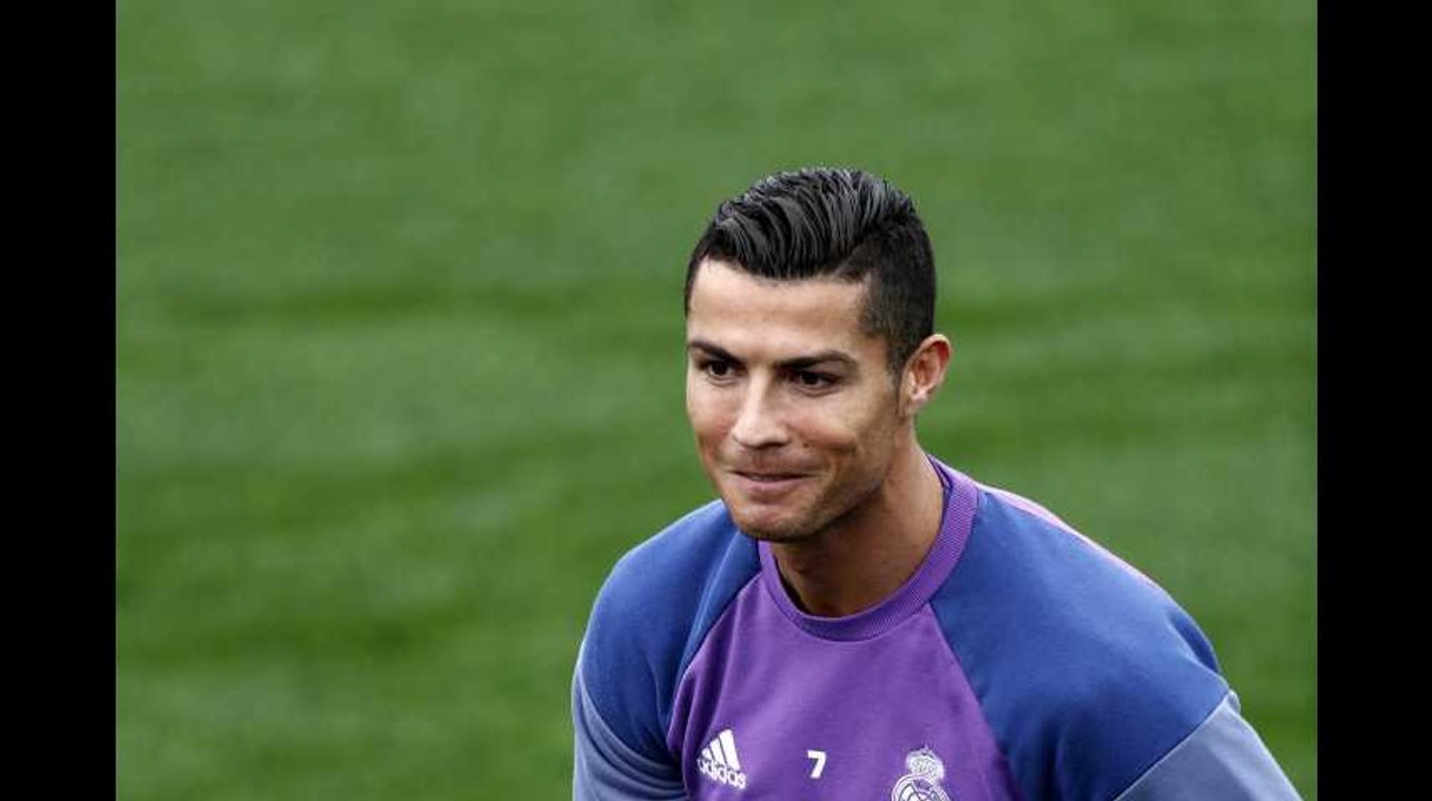 Cristiano Ronaldo papa de jumeaux, il présente ses bébés à ses fans sur Instagram (Photo)