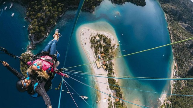 Fethiye Ölüdeniz'de yamaç paraşütü keyfi