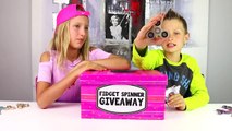 1 MILLION SUBSCRIBERS SPECIAL!!!! FIDGET SPINNER GIVEAWAY!