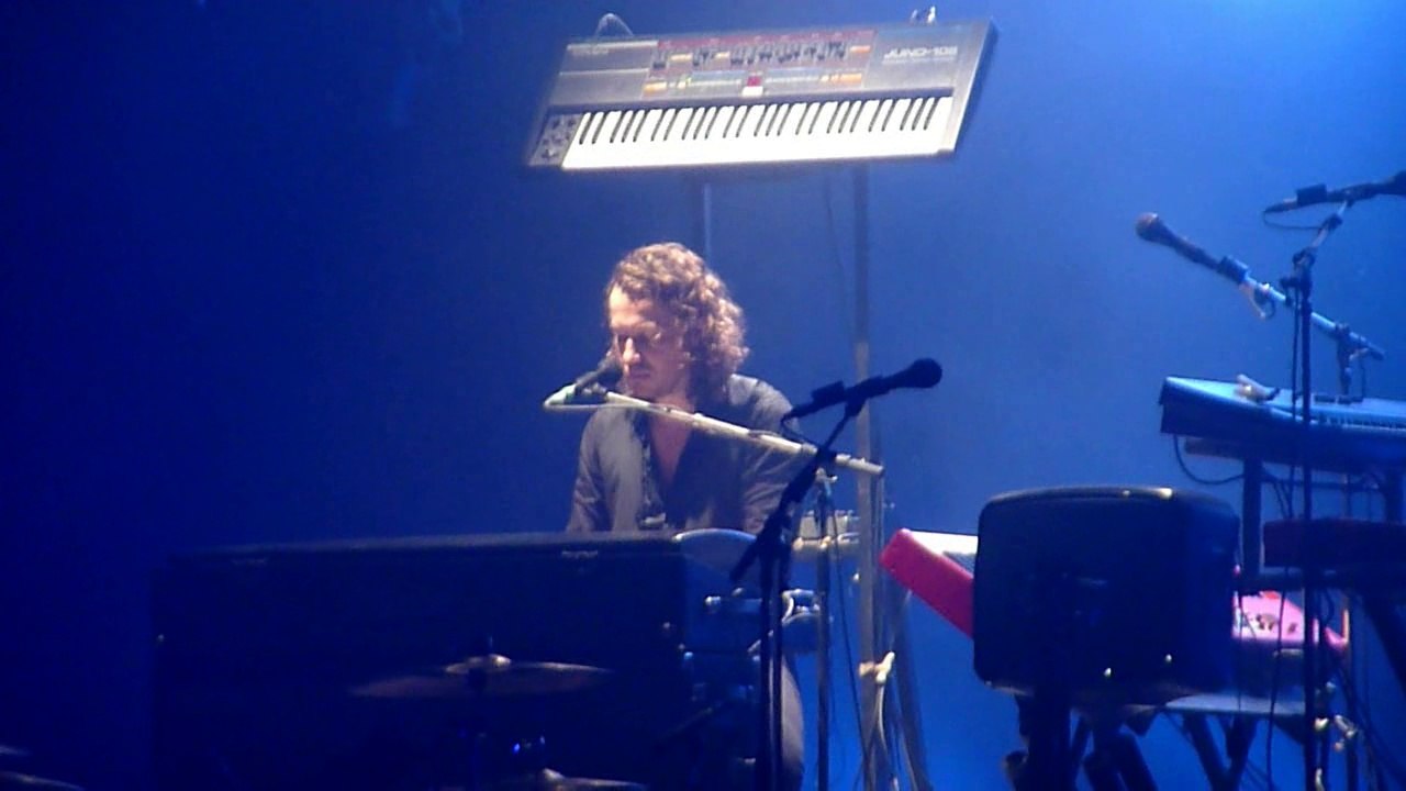Julien Doré - Laura Non C'è (Nek cover) Live @ Olympia, Paris, 2014