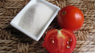 TOMATO FACIAL AT HOME FOR GLOWING,SPOTLESS AND YOUNGER LOOKING SKIN INSTANTLY