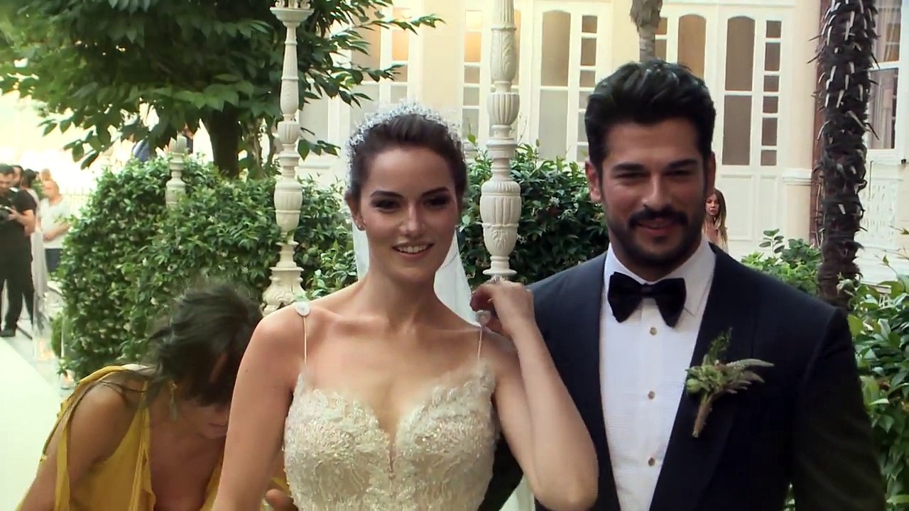 BURAK ÖZÇİVİT FAHRIYE EVCEN DÜĞÜNDEN ÖZEL RÖPORTAJ