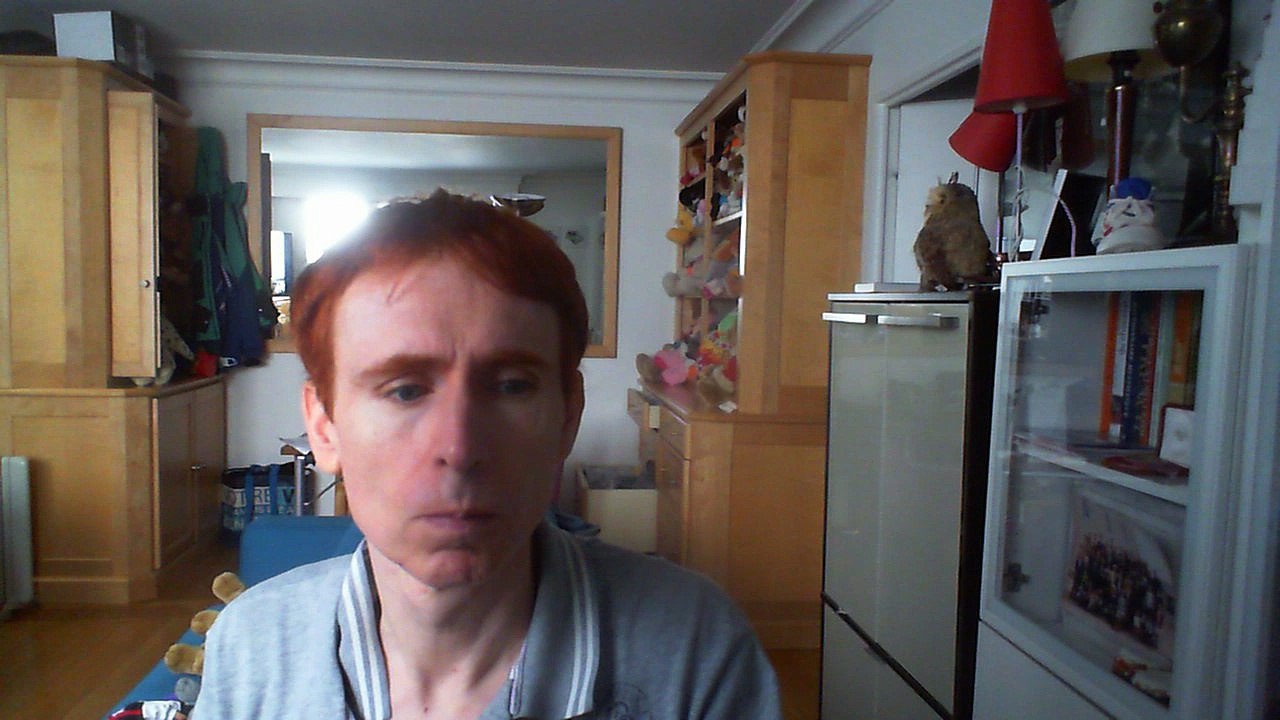 Wiwi égratigne "douce" d'Ann Christy