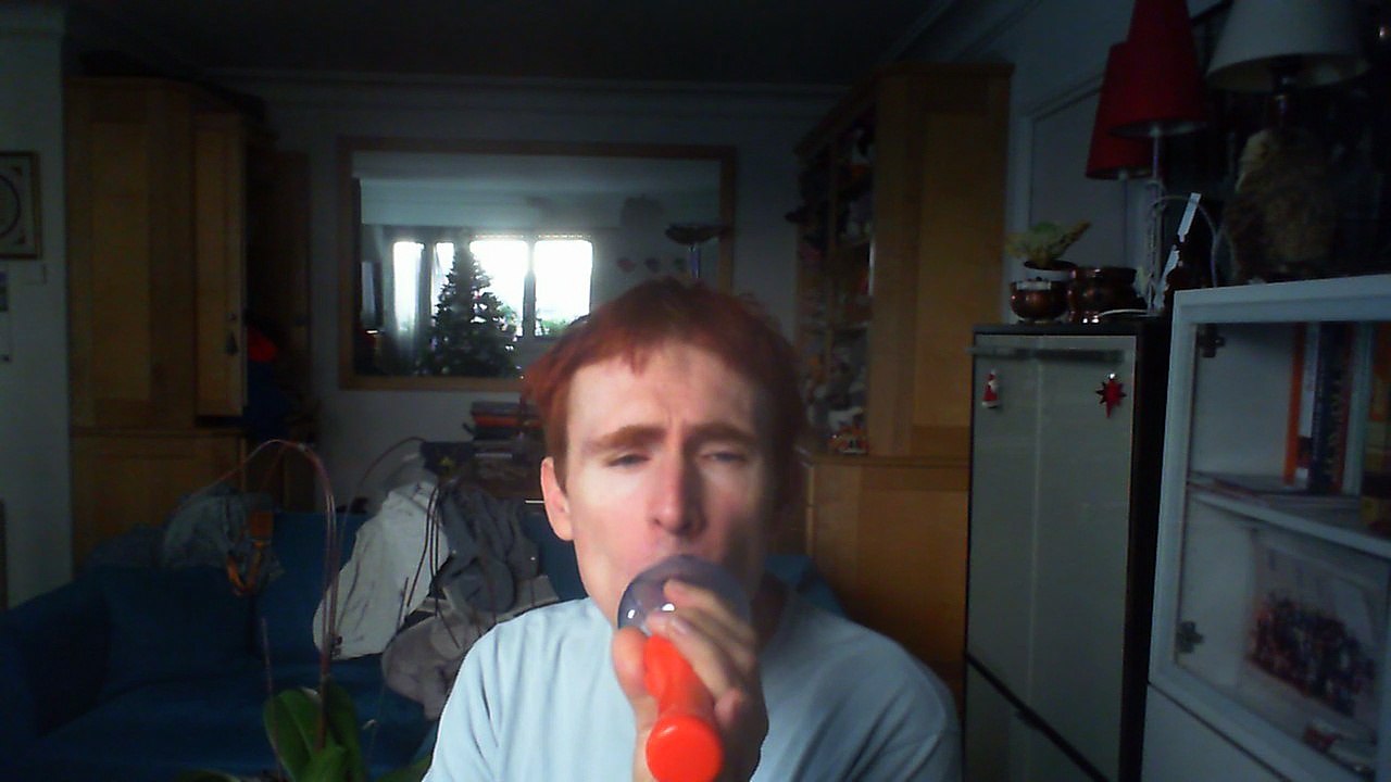 Wiwi égratigne "konsa" de Phyllisia Ross