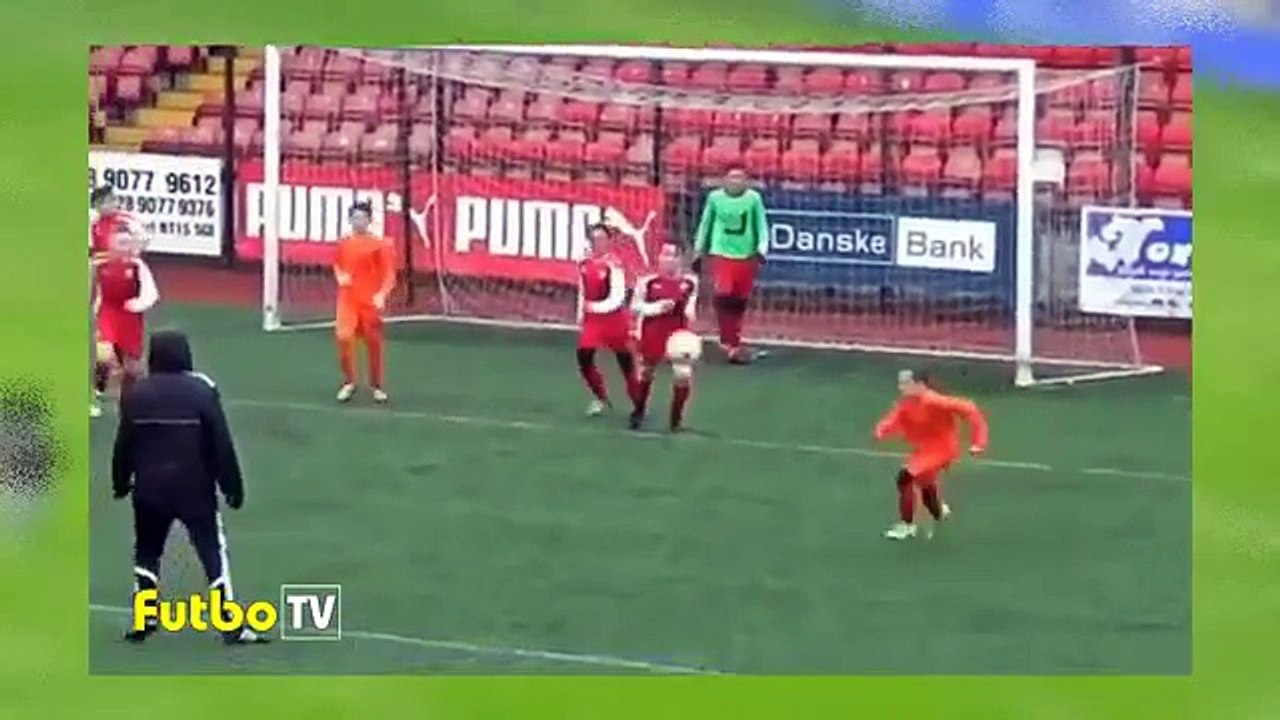 Messi vari çalımlar. Dejavu