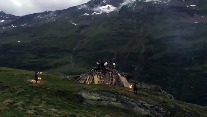 Explosion d'un feu de bois.. nourrit d'essence !!