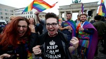Γερμανία: «Ναι» από τη Βουλή, «όχι» από τη Μέρκελ στον γάμο ομοφυλοφίλων