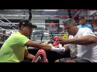 Robert Garcia Recalls When Floyd Mayweather Flew in a Helicopter To Watch Mikey Train