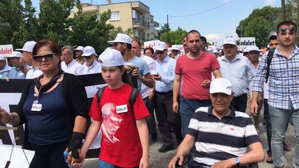 İzmir'den İstanbul'a Adalet yürüyüşü yapan İzmir CHP İl Örgütü Akhisar'da yürüdü canlı