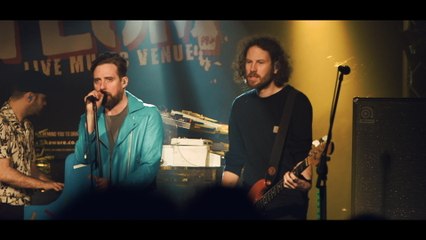 Kaiser Chiefs - We Stay Together (Absolute Radio Live)