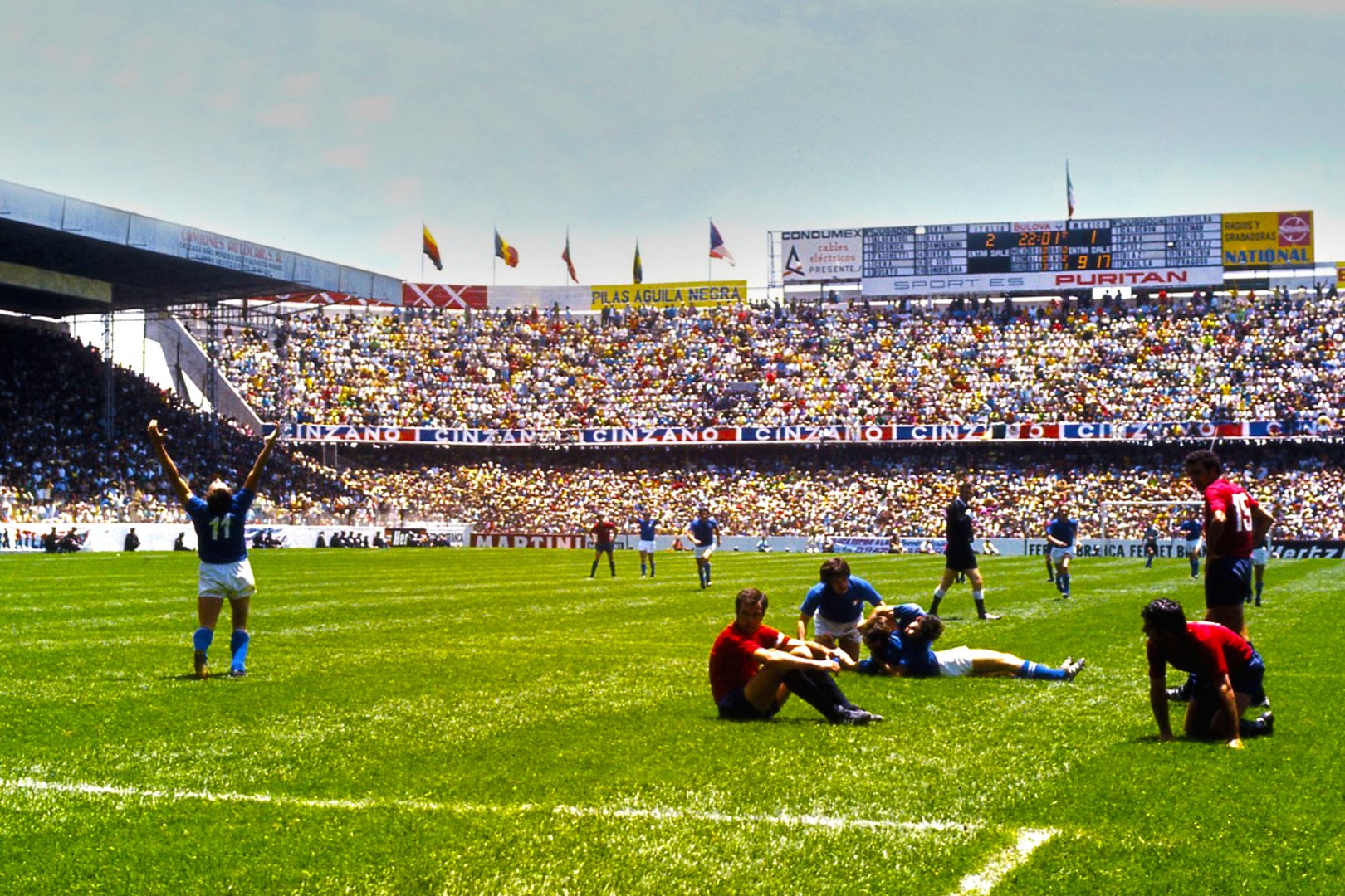 Luigi Riva vs Mexico 1970 World Cup (All touches & actions)