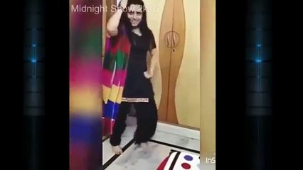 Desi Girl Dance on - Pakistani Punjabi Songs - Mujra Dance 2017