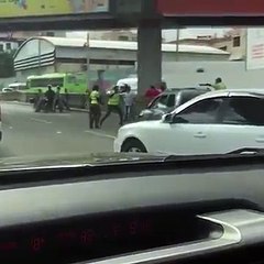 Miembros de AMET se pelean con chofer en la vía pública