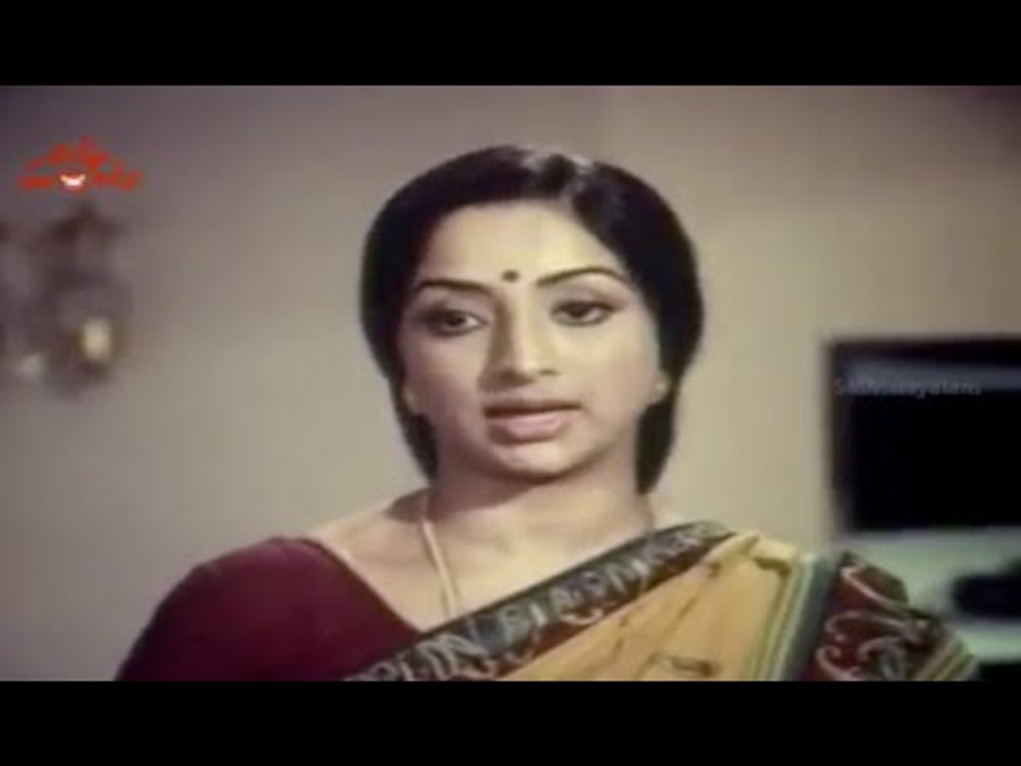Lakshmi As Helpless Wife - Vidaparayum Munpe Malayalam Movie Scene