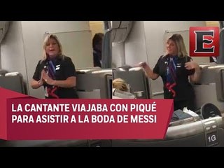 Azafata le baila a Shakira el Waka Waka