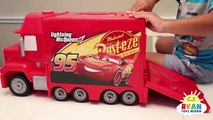 Disney Pixar Cars 3 Lightning McQueen Macks Mobile Tool Center! Truck Toys Kids Playtime