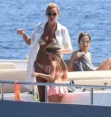 Bikinili Yakalanan Pınar Altuğ'un Rahatlığı Şaşırttı