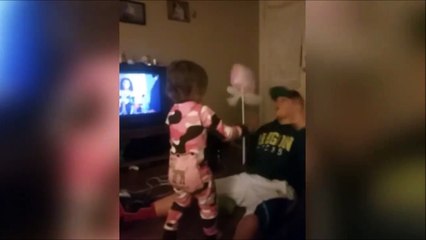 Quand ta fille n'a pas conscience de sa force... KO le papa