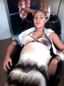 Quand le ventre de cette future maman bouge beaucoup!!!!