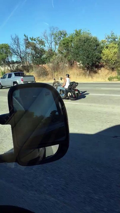 Full koruma olmadan motosiklet sürmek