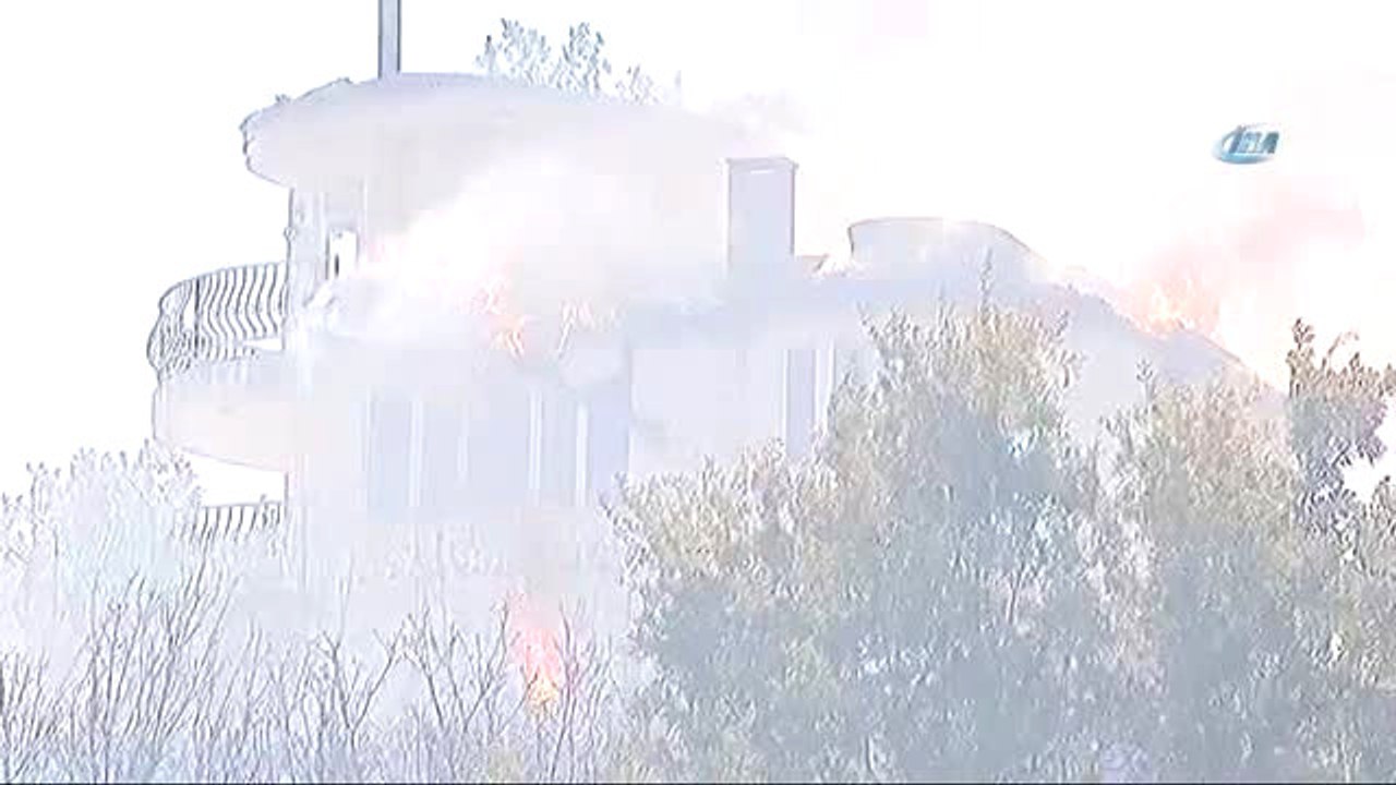 24 Saattir Devam Eden Yangını Villalara Sıçradı