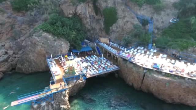 Dünyaca Ünlü Falezlerdeki Ahşap Plajlara Mavi Bayrak...ahşap Plajlar Havadan Görüntülendi